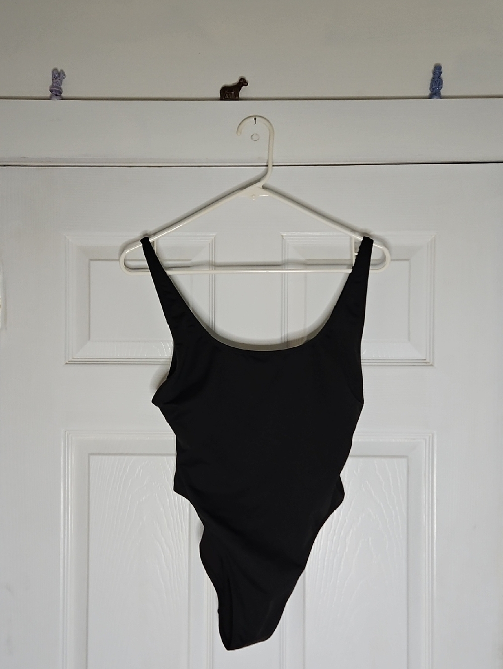 SKIMS Black Scoop One-Piece Swim M - Picture 2 of 4